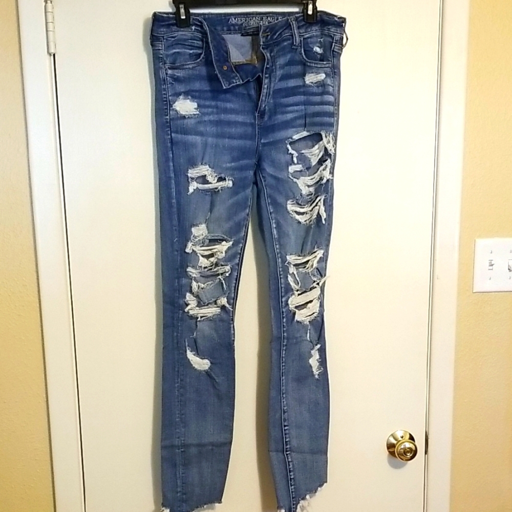 American Eagle Outfitters Women's Distressed Blue Jeans